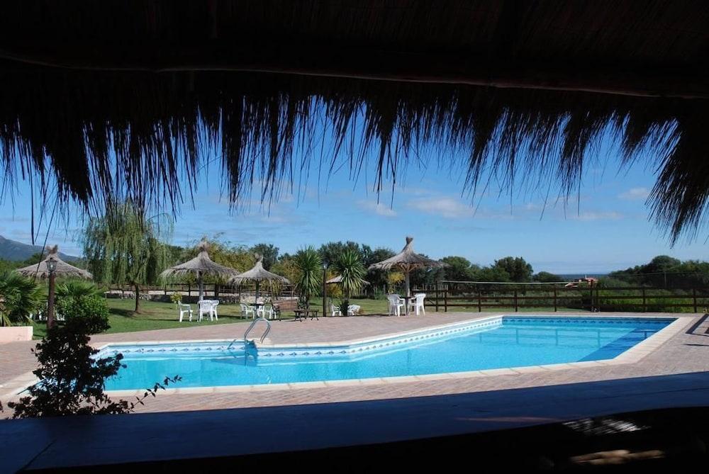 كاباناس لا ميزون كلوب دي كامبو الصورة الأساسية