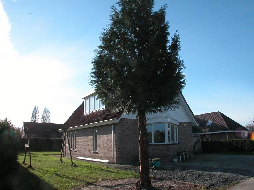 سبيشيوس هوليداي هوم إن تزيفولدي ويذ آيه لارج جاردن المنطقة الخارجية