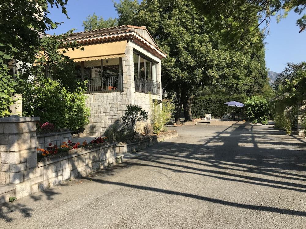 Hôtel La Vigneraie Exterior