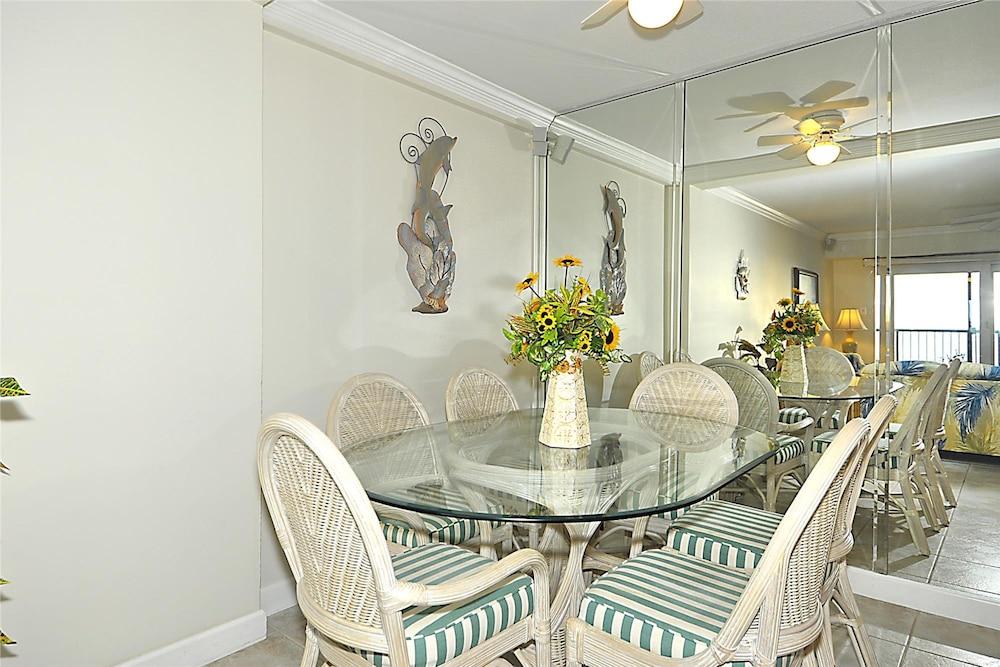 هينلوبين يونيت 511 باي لونج آند فوستر داخلي