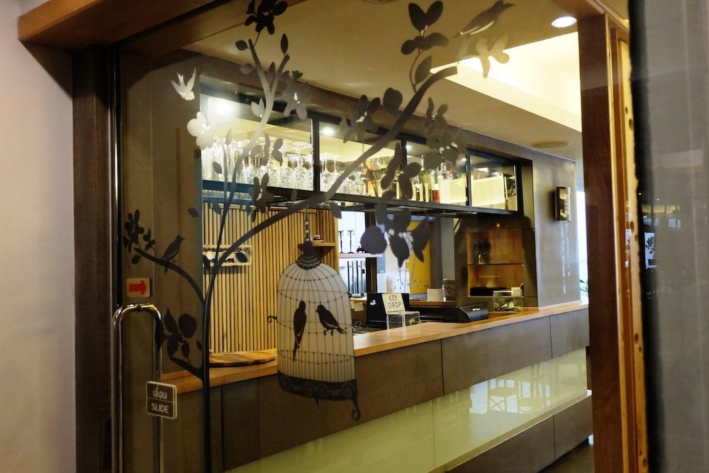 كوزي آت ناين هوتل آند كيتشن داخلي