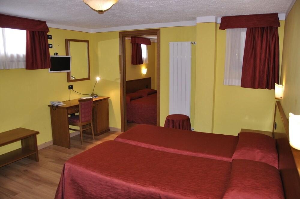 Sud-Ovest Room