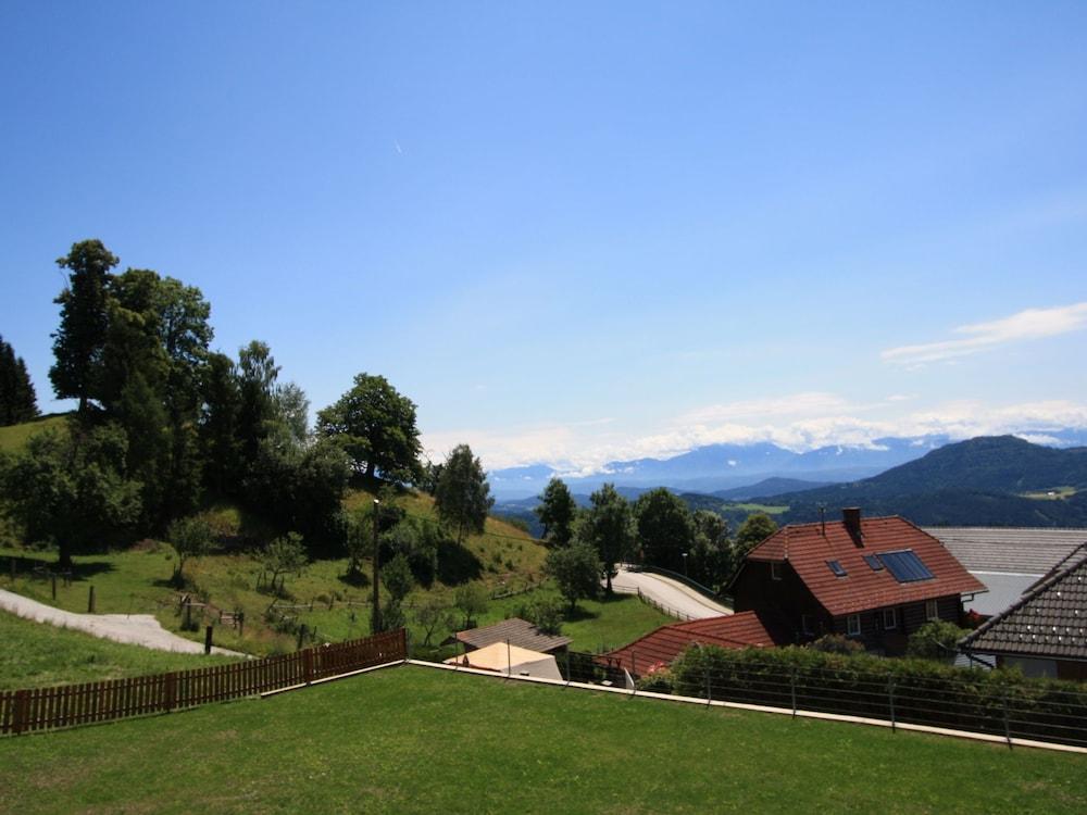 Charming Apartment In Liebenfels With Swimming Pool Exterior