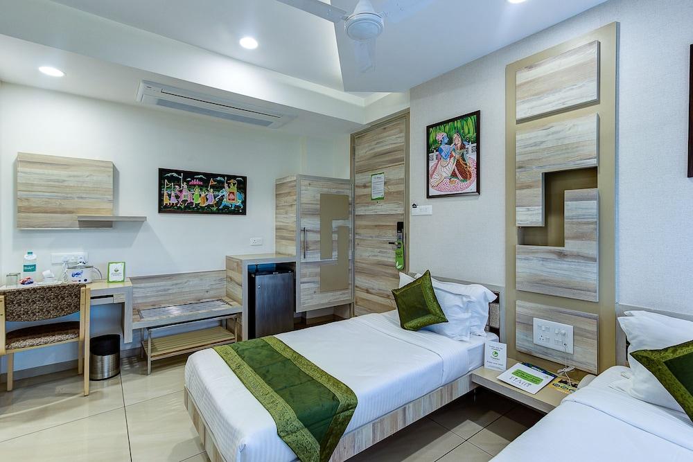 Treebo Daksh Residency Room