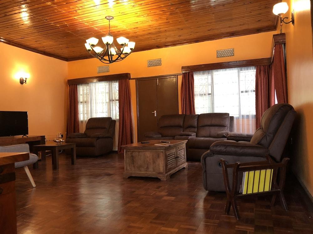 تيانا كورت ميليماني كيسومو منطقة الجلوس في الردهة