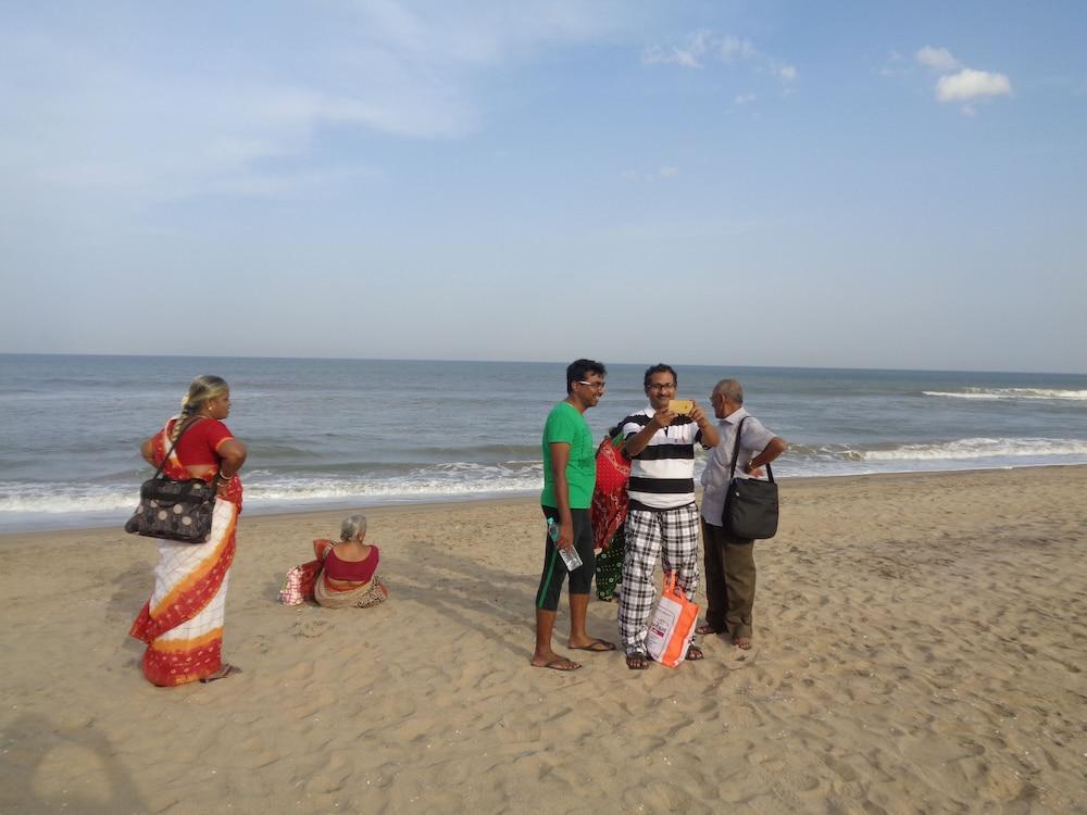 JoeBeach Resort Beach