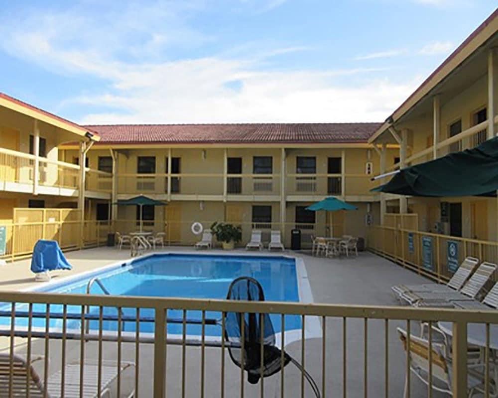 Quality Inn Harlingen Featured Image
