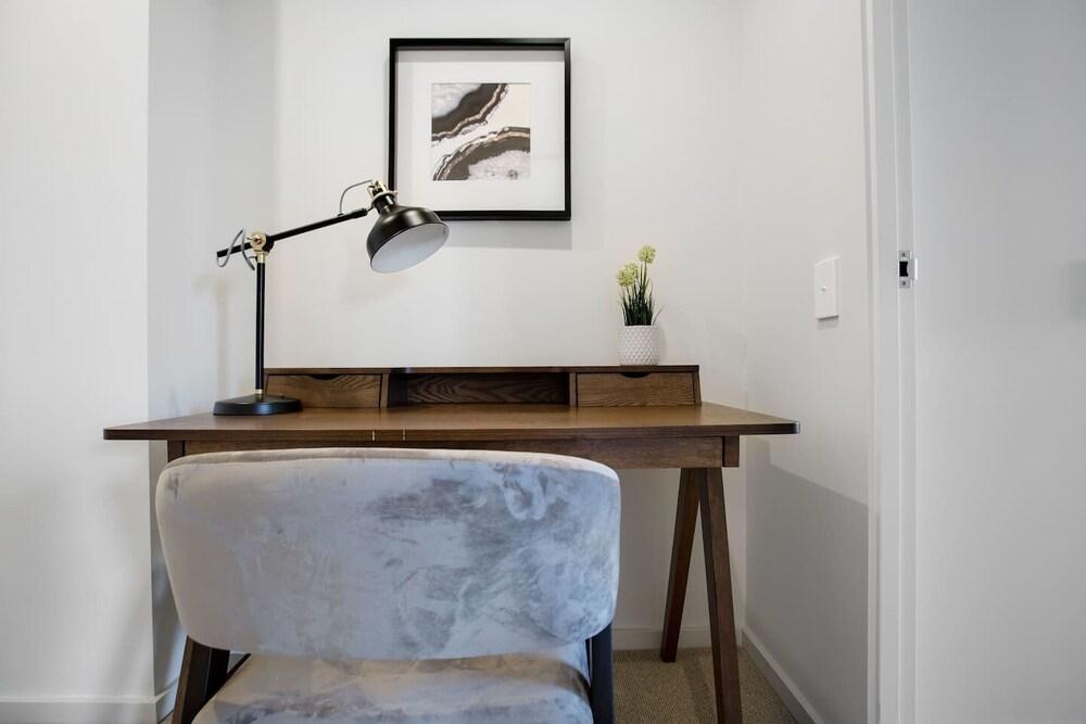 Designer 2BR With Carpark Monash Uni@caulfield Interior
