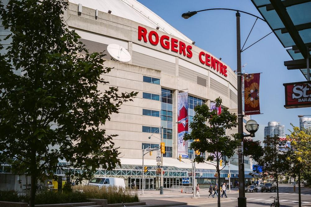 كويك ستاي يونغ آند بلور إكزكيوتيف يوركفيل كوندو المنطقة الخارجية