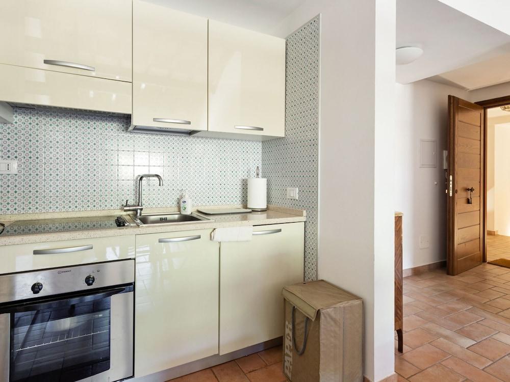 ووترفرونت مانسين إن روم نير ليك