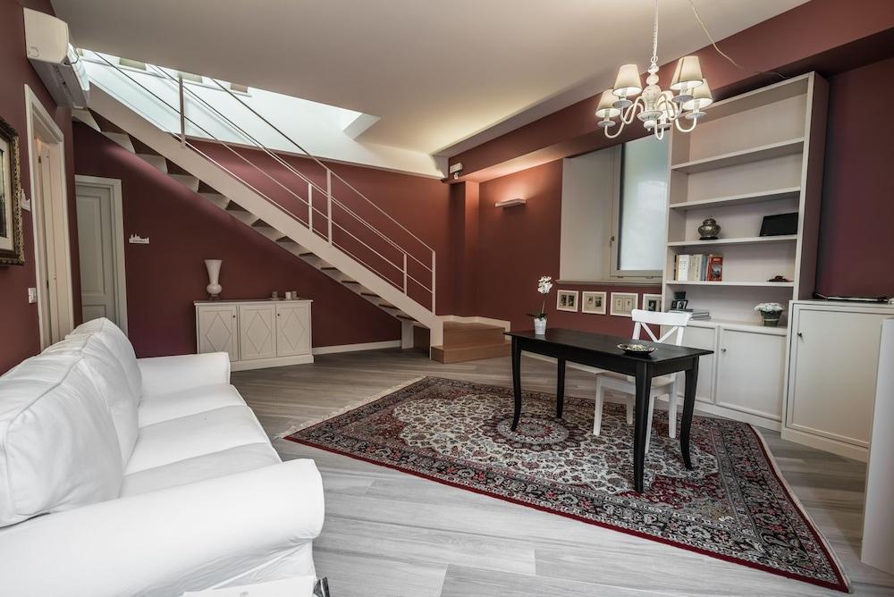 ريزيدنزا كافور