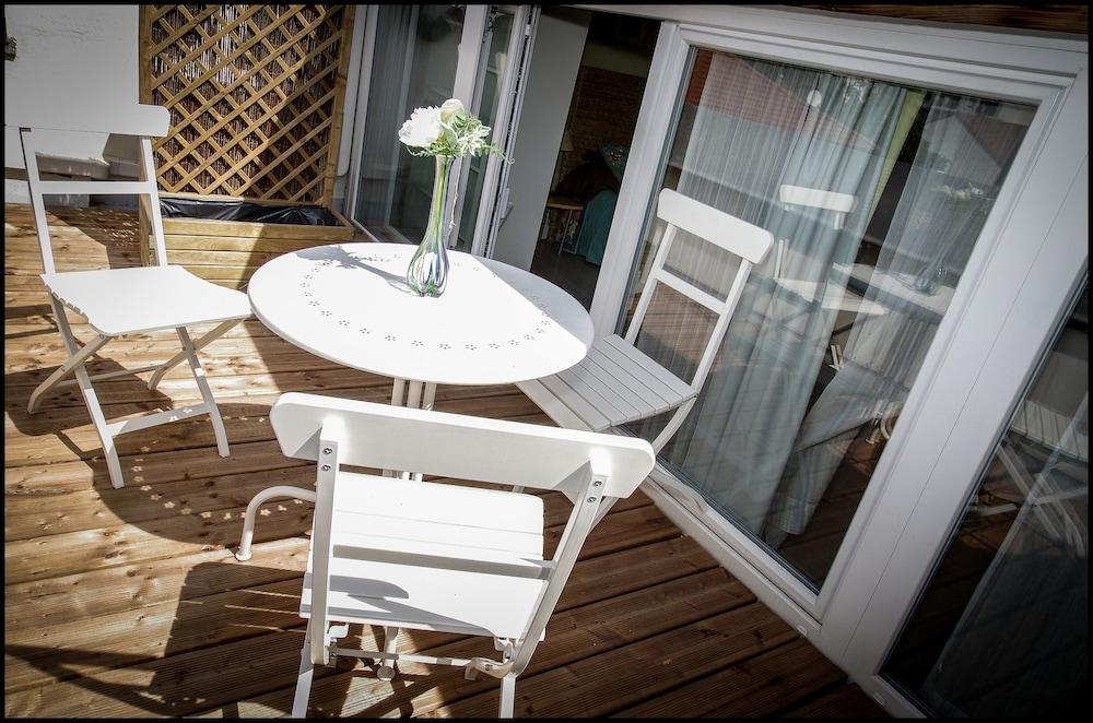 ميزون دوت ديه توا أون فيل بد آند بريكفاست سطح مشمس