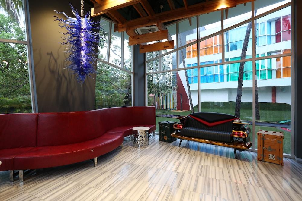 آي لوف بيل بوتومز منطقة الجلوس في الردهة