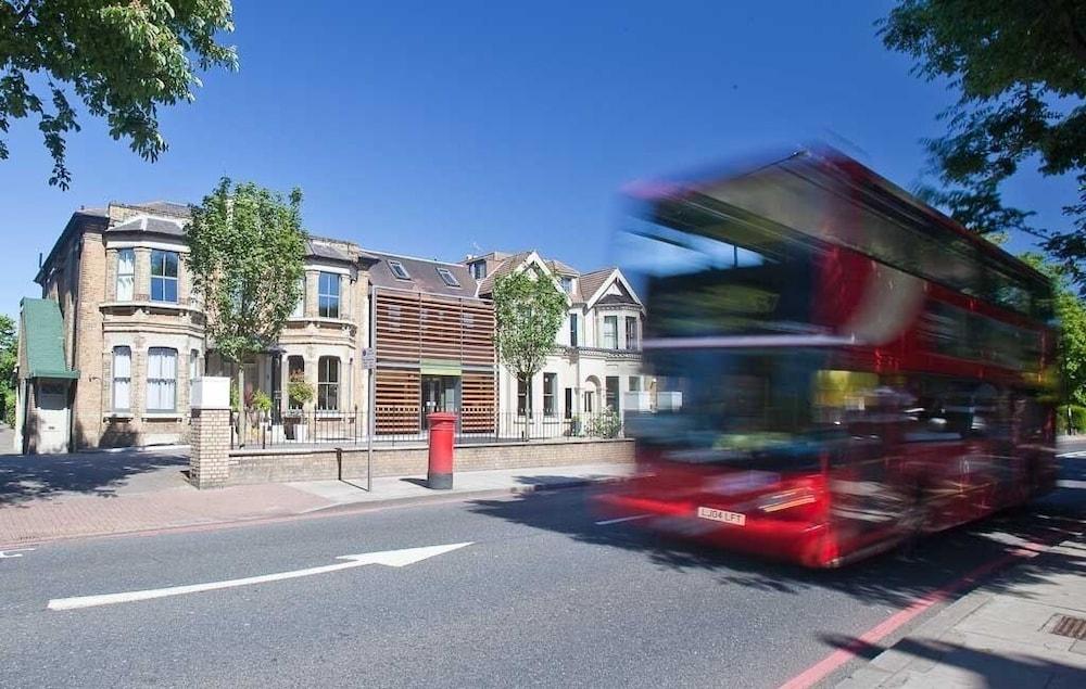 The Lodge Hotel - Putney Exterior