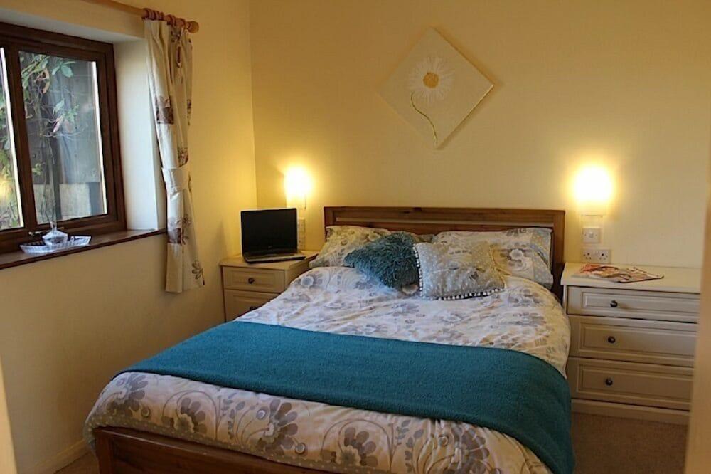 Lazy Daisys Farm Cottages Room
