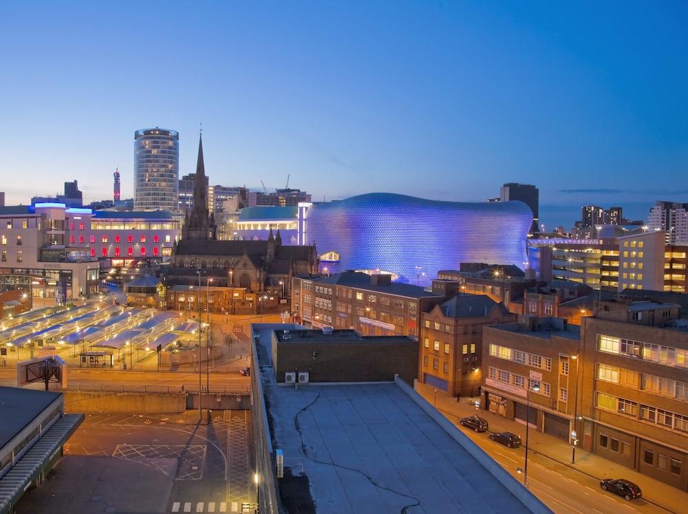 تيودورز إيسويتس بيرمينجام تاون هاوس فور كونتراكتورز المنطقة الخارجية