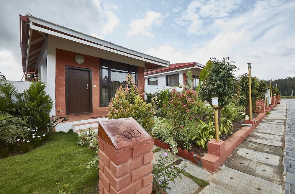Sixth Element Exterior