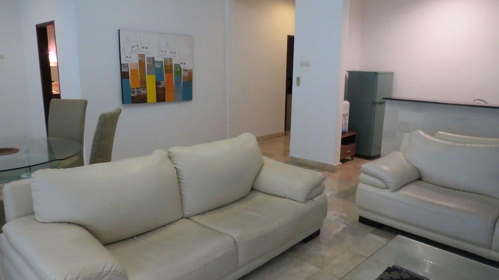 Beachfront Suite Alit Interior