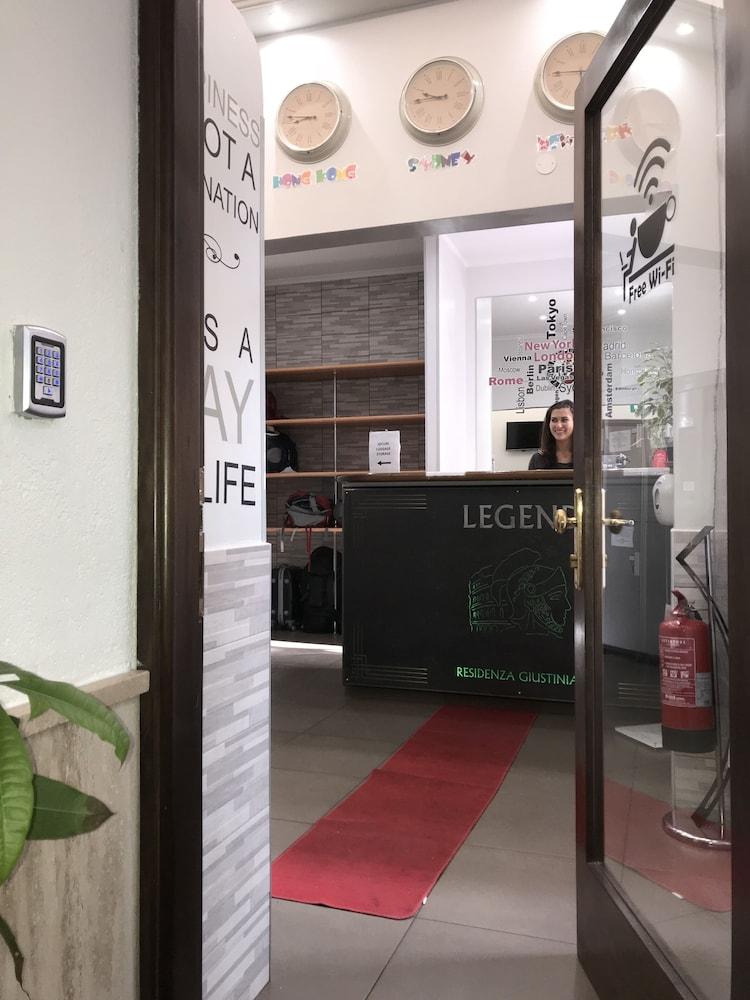 Legend R. G. Exterior