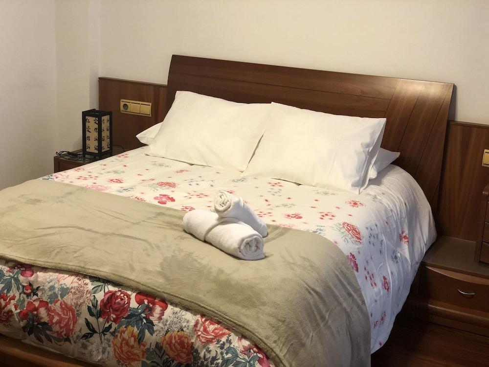 أوريجين سانتوتشو جونتو آه كاسكو فييخو باي أربان هوستس الصورة الأساسية