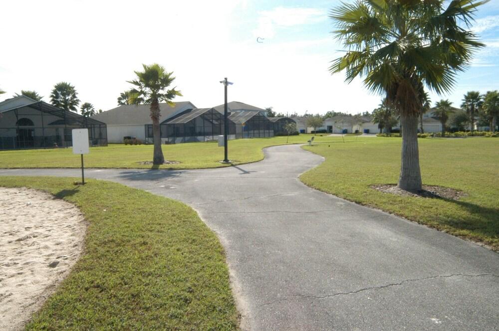 4648 5- Bdrm'slake Views Facing Poolwater View Property Grounds