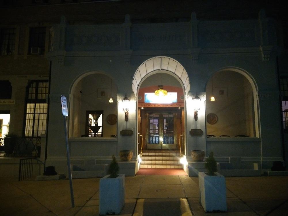 بارك هوتل أوف هوت سبرينجز