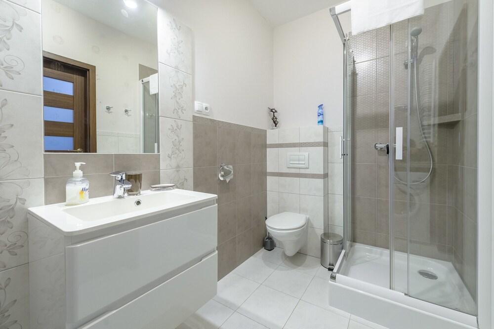 أبارتامنت جورسكي - أبارتامنتي 5 دي حمام