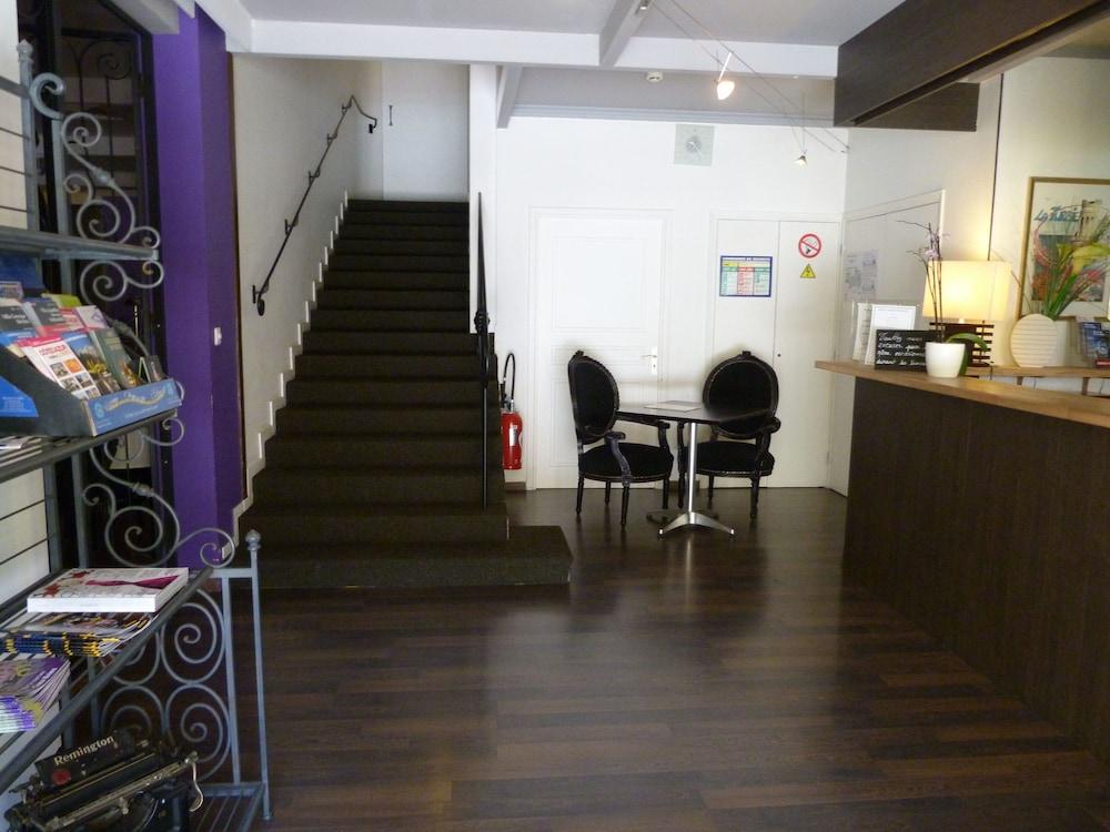 هوتل نابليون منطقة الاستقبال