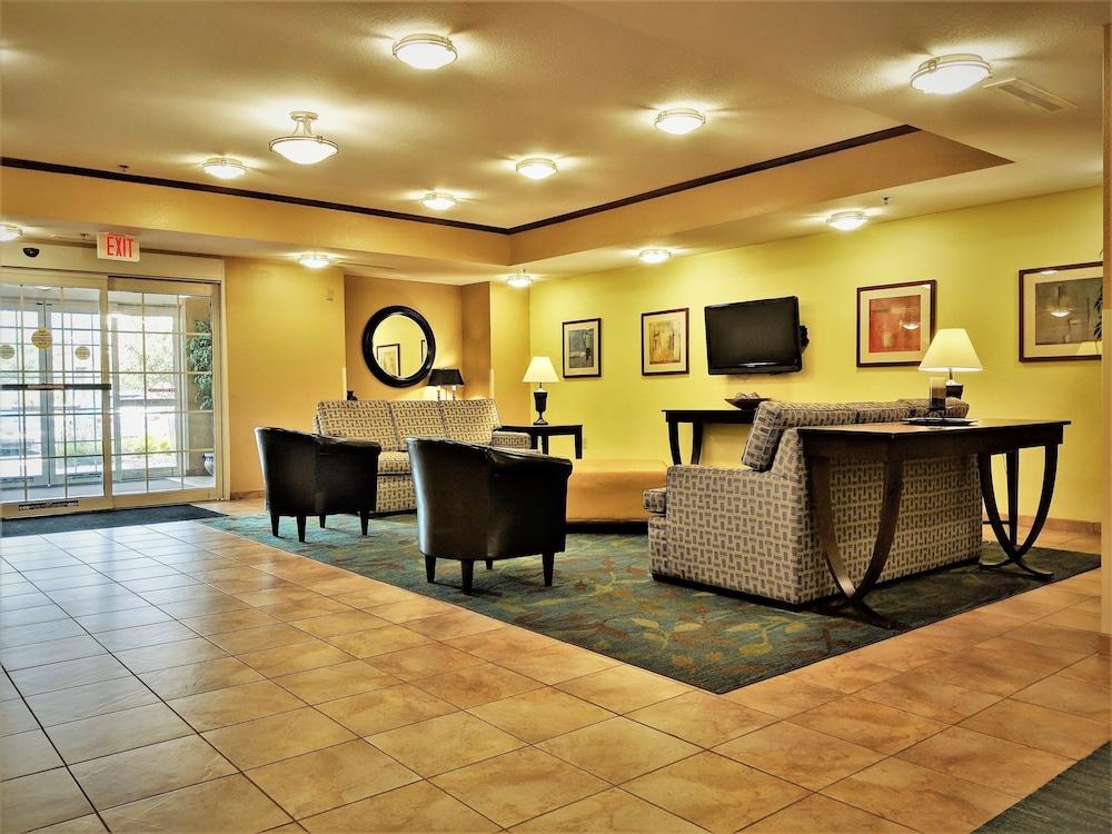 كاندلوود سويتس ماكون باي آيتش جي المنطقة الخارجية