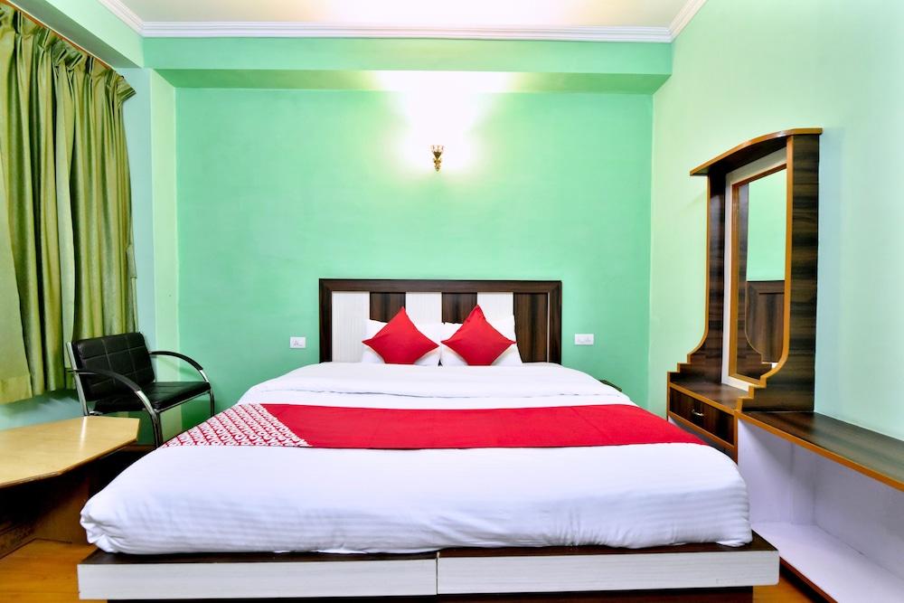 OYO 12740 Hotel Amandeep Room