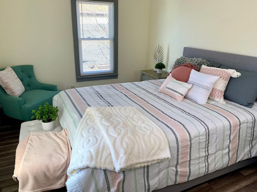 ذا تروتر مانور - ويث برايفت يارد آند باركينج، نير فولز آند كازينو باي نياجارا هوسبيتال غرفة