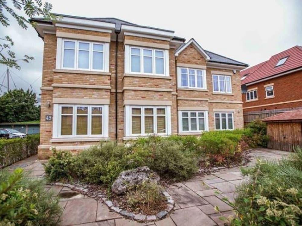 كوزي أبارتمنت إن هاتفيلد نير يونيفيرسيتي أوف هيرتفوردشير الصورة الأساسية