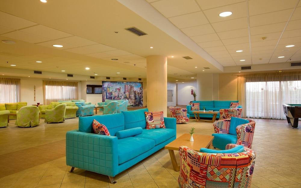 Solimar Ruby Lobby Sitting Area