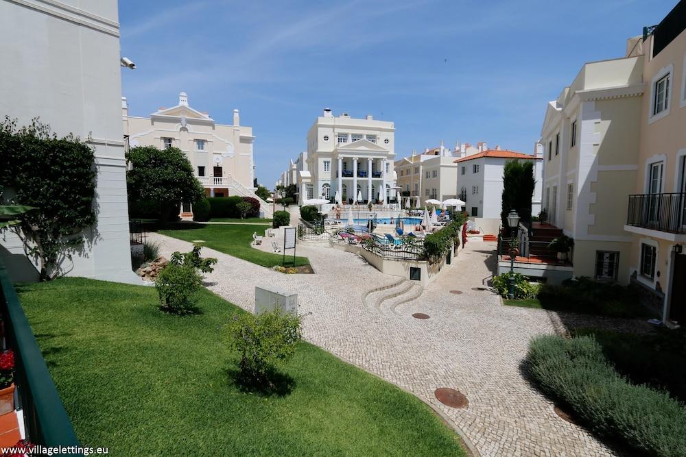 ذي أولد فيليدج، بريستيج آند سولار باي فيليدج 4و المنطقة الخارجية