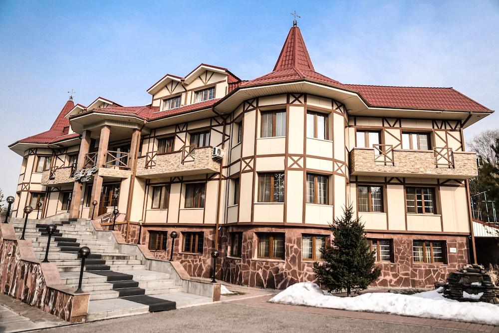 ألبين فيل هوتل الصورة الأساسية