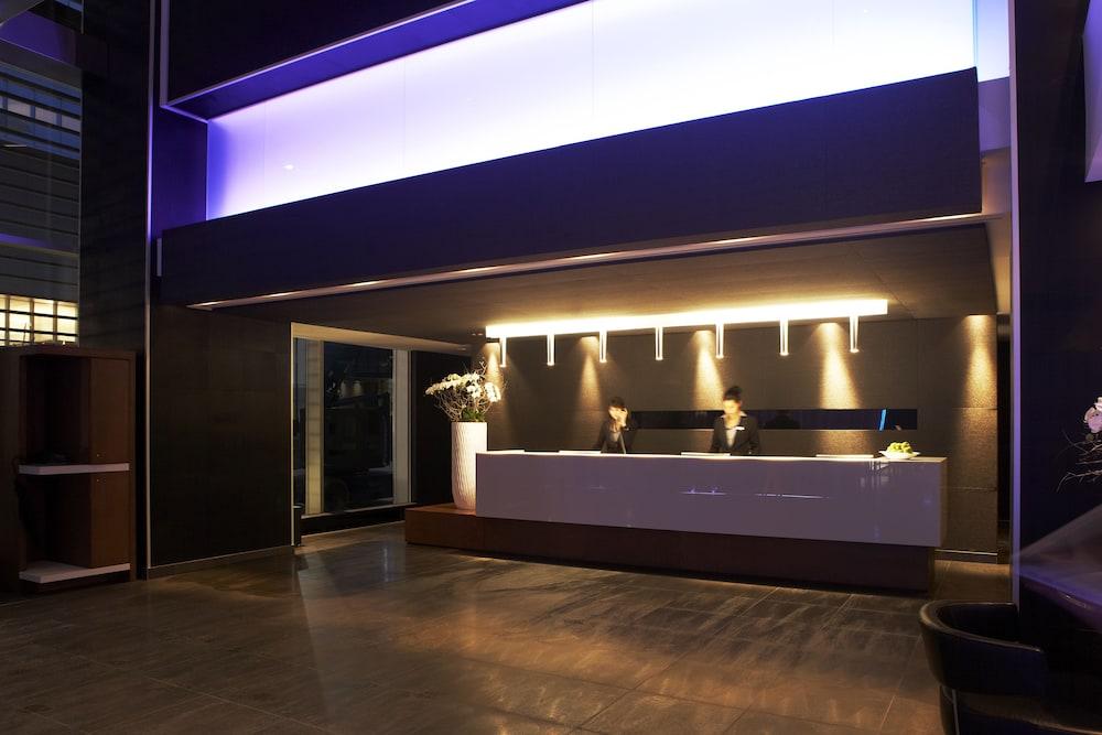 لو جيرماين هوتل مايبل ليف سكوير منطقة الاستقبال