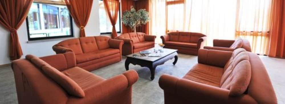 هوتل سينترو توريستيكو جارديسانو منطقة الجلوس في الردهة