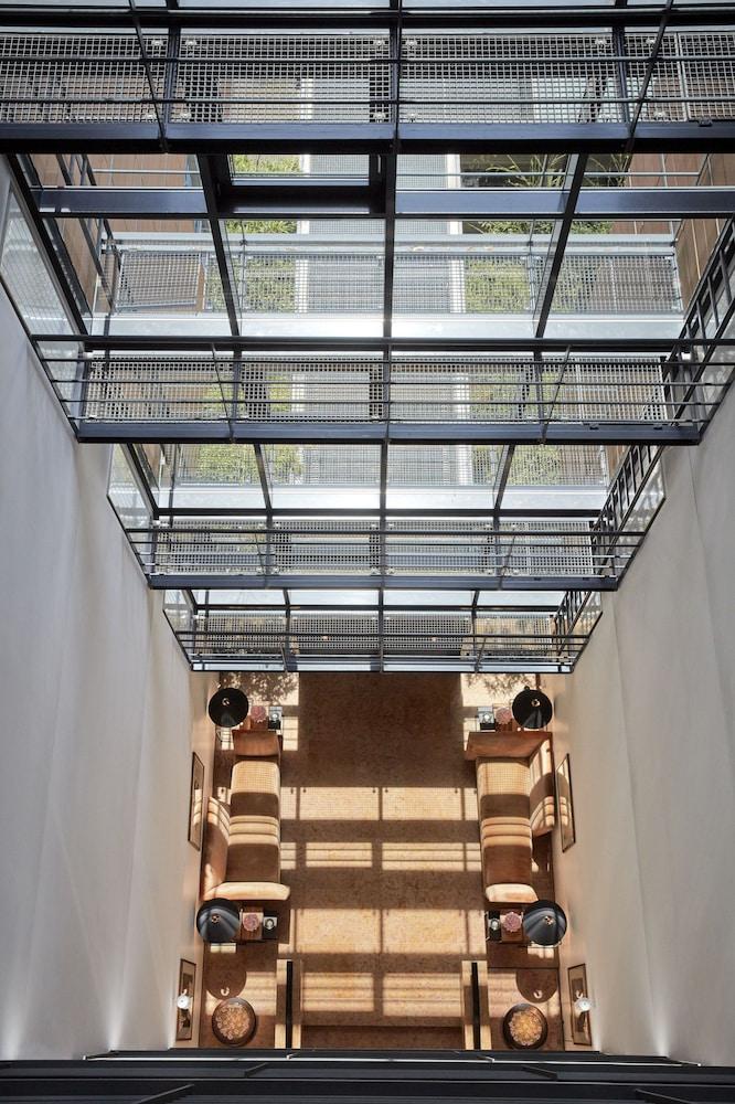 ذا ماندالا برلين، إهميمبر أوف ديزاين هوتل تفاصيل الفندق من الداخل