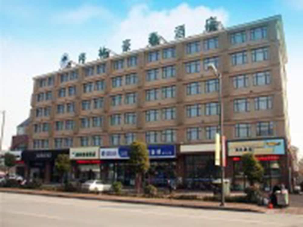 جرين تري إن سوكيان شيهو رود باولونج بلازا جنينج هوتل