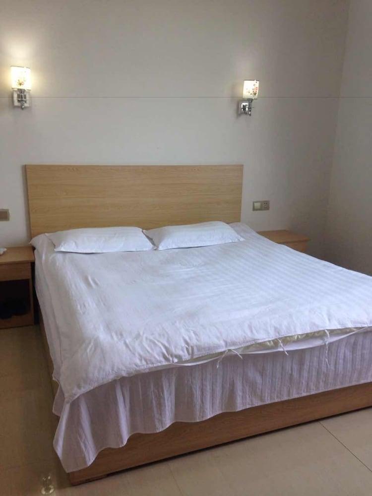 Wuyuan Jiangling View Inn Room