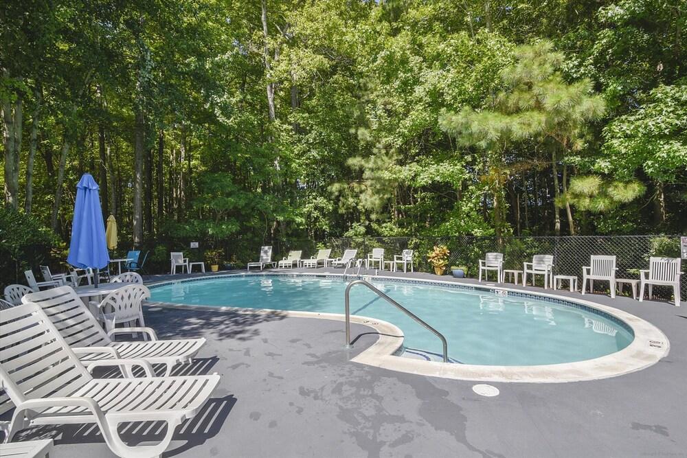 بيتش هولو 432 ليكيتس أفيو باي لونج آند فوستر زحليقة مائية