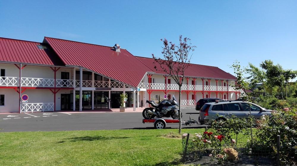 FastHotel Montmarault - Auberge du Grand Champ Featured Image