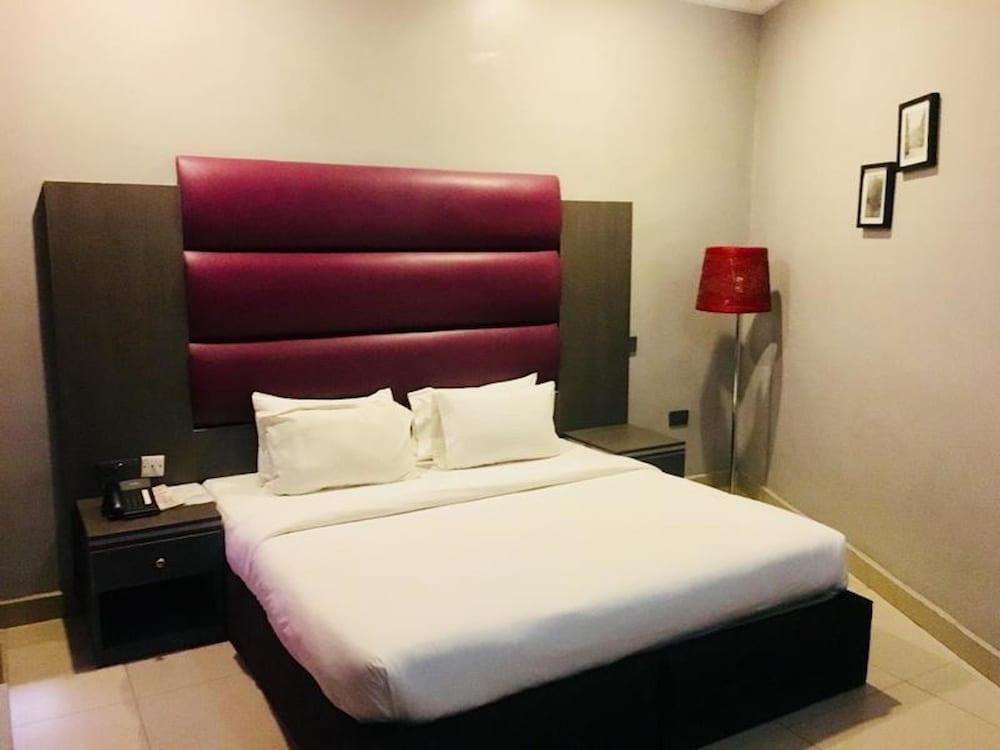 لو باريس كونتيننتال هوتل غرفة