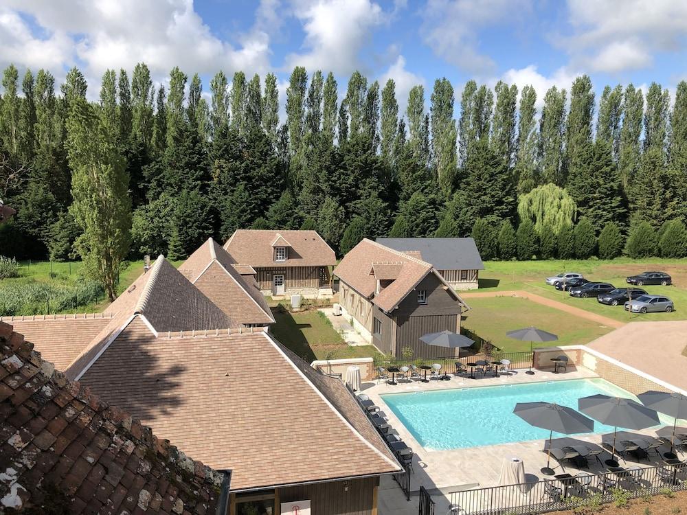 ليه مانوار ديه بورتي دو دوفيل منظر من الجو