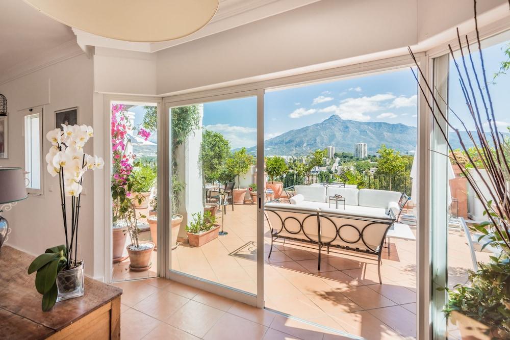 مولو لاكشري سويتس بويرتو بانوس الفندق من الداخل