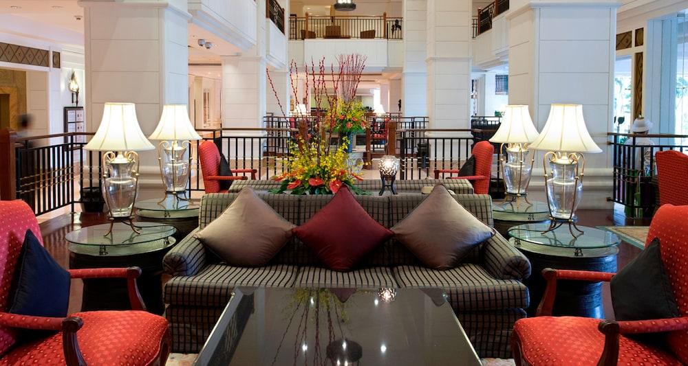 ذا جرايت ديوك فنوم بين منطقة الجلوس في الردهة