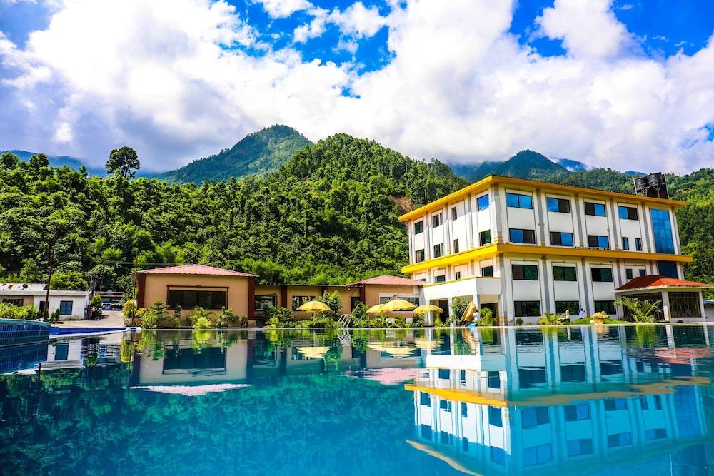 Siddhartha Riverside Resort Outdoor Pool