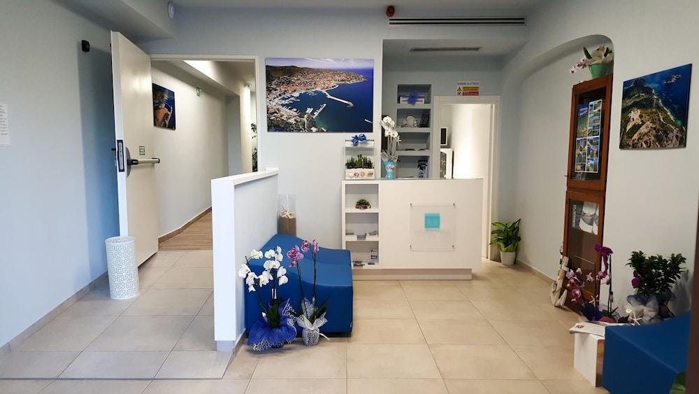 فنق أرجنتاريو مع إمكانية ركوب الدرجات والقوارب منطقة الاستقبال