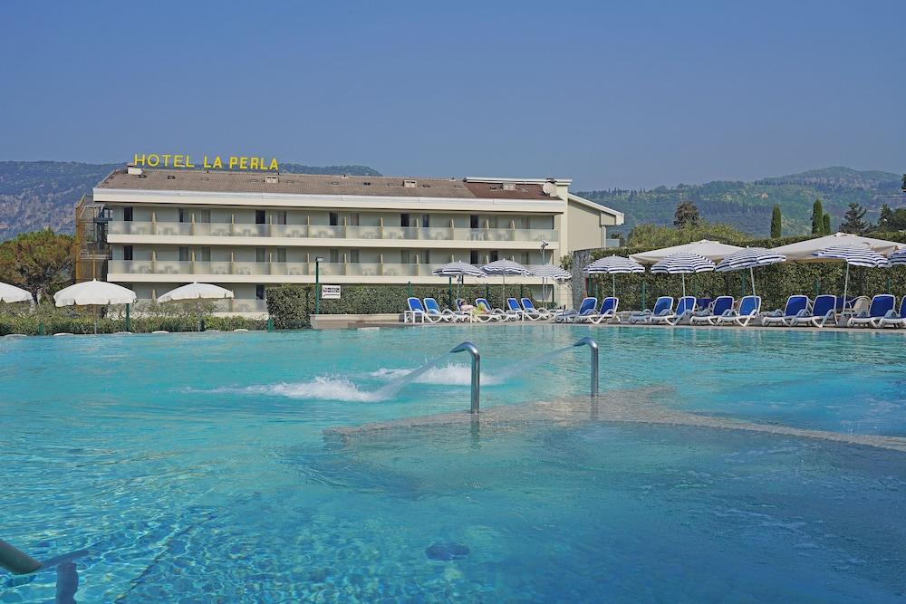 بايك هوتل لا بيرلا الصورة الأساسية