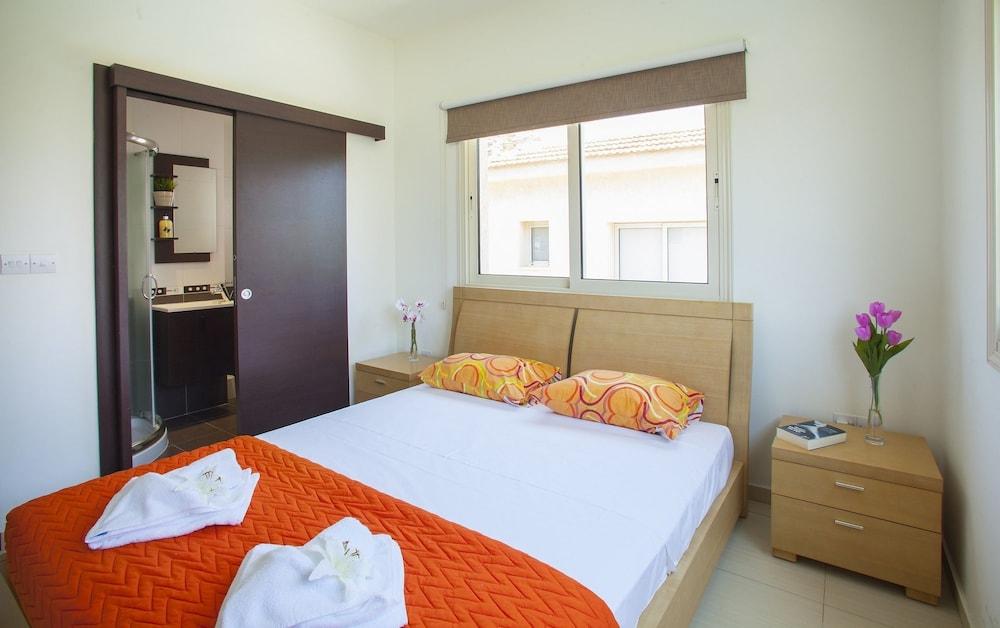 Protaras Villas Michelle Room